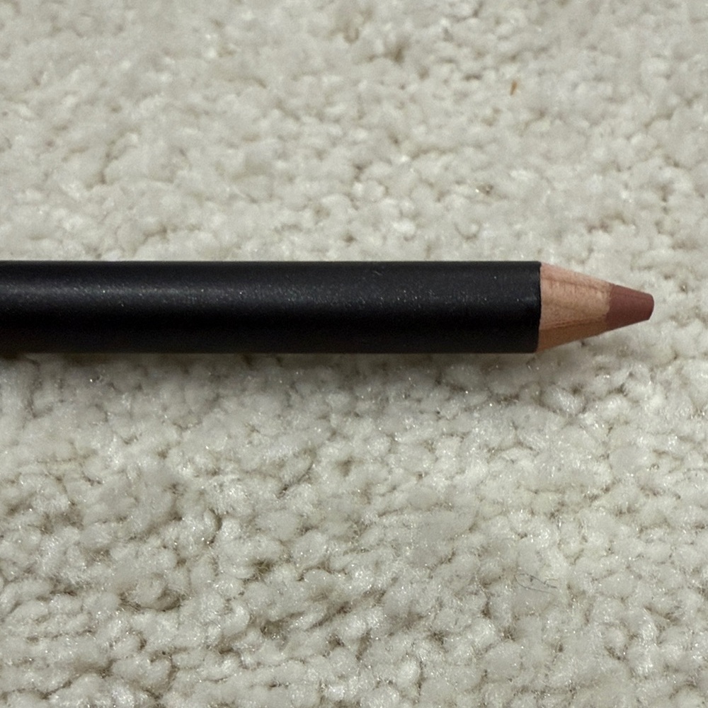 MAC Subculture Lip Pencil A29 - Picture 9 of 11